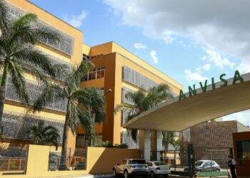 Anvisa atualiza informações sobre análise de vacinas contra covid-19