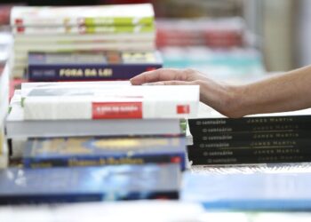 Bienal do Livro Rio presta homenagem ao escritor Zuenir Ventura