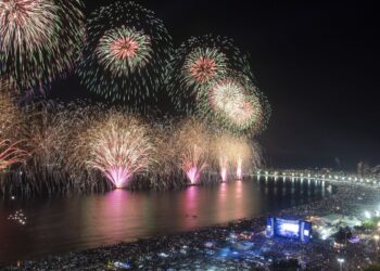 Rio finaliza uma das 10 contratações para queima de fogos do réveillon