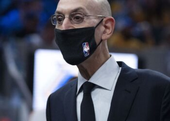 Covid-19: comissário diz que NBA não planeja interromper temporada