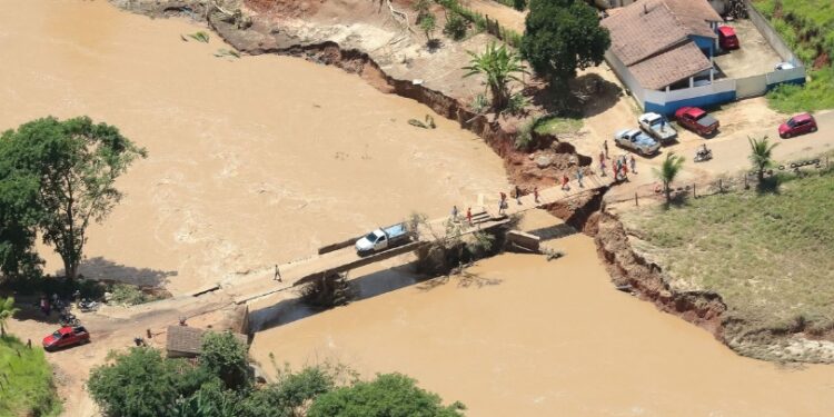 Bahia estima em R$ 2 bilhões custo para reconstruir casas e estradas