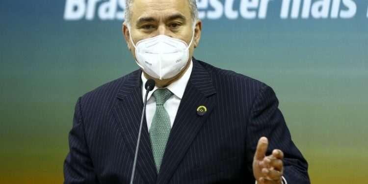 Covid-19: ministro da Saúde pede que se reforce cuidados na vacinação