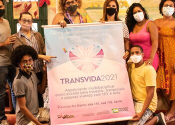 Transexuais se mobilizam para superar barreiras e retificar documentos