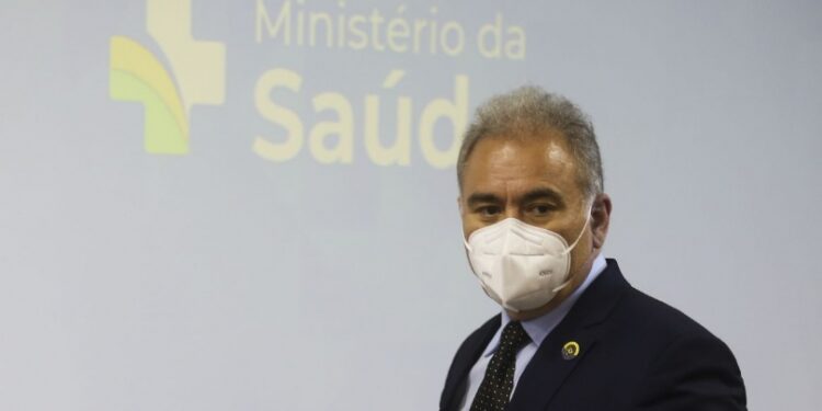 Ministro da Saúde alerta que país não atingiu pico da variante Ômicron