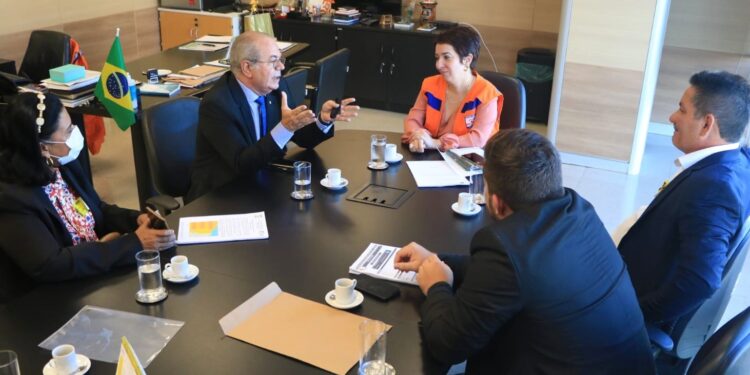 Hildo Rocha e prefeitos se reúnem com Secretária Nacional de Defesa Civil