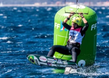 Socorro Reis destaca aprendizado em competição de kitesurf na França