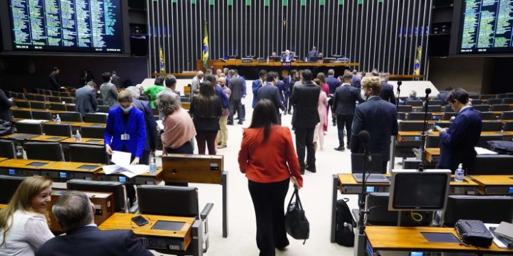 Câmara pode votar nesta quinta-feira projeto que flexibiliza modelo de concessão de florestas públicas