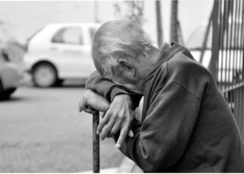 Aumento de pena para crime de abandono e discriminação contra idoso é destaque