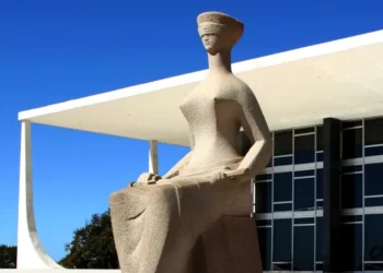 STF derruba prisão especial para quem tem curso superior