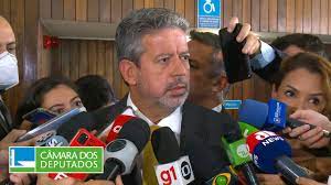 Lira quer desafiar bolsonaristas e aprovar urgência para PL das fake news nesta semana