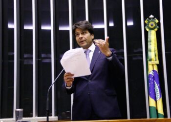 Deputados aguardam mais detalhes sobre o novo arcabouço fiscal