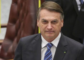 TSE dá prazo para Bolsonaro se manifestar em processo