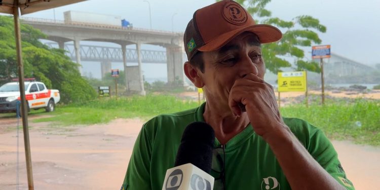 Mulher que dirigia carreta carregada de ácido sulfúrico é uma das desaparecidas em ponte que desabou: ‘Dói muito’, diz marido