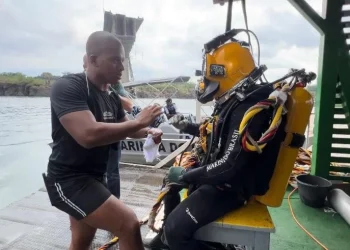 Conheça a atuação dos mergulhadores da Marinha no resgate às vítimas da queda de ponte
