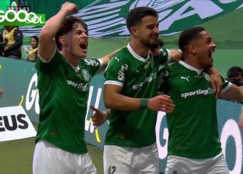 Palmeiras vence Ceará de virada para aliviar pressão no Allianz Parque