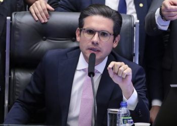 Motta: democracia não se negocia, e interesses pessoais não estão acima do povo