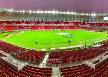 Internacional x Flamengo: onde assistir ao vivo, horário e escalações