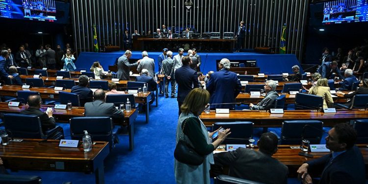 Por 45 votos a 26, Senado aprova recondução de Gonet na PGR