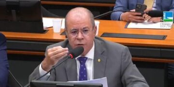 Projeto de lei que acaba com atividades de contadores e administradores tem objeção de Hildo Rocha que consegue tirar de pauta o projeto