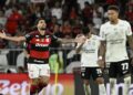 Flamengo vence os reservas do Corinthians e mantém a liderança do Brasileirão
