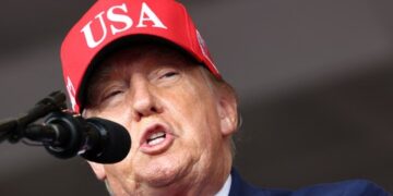 Aprovação de Trump bate recorde negativo e chega a 31%